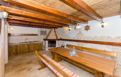 Primorski Dolac Casa | Cozy Home In Primorski Dolac