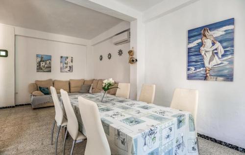 Puente Genil Casa | Cozy Home In Puente Genil