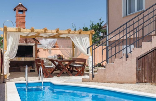 Sikici Casa | Acogedora casa en Pula con cocina