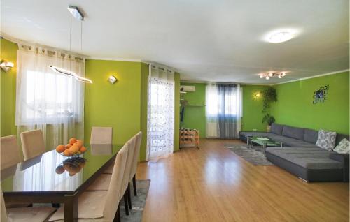 Sikici Casa | Cozy Home In Pula With Kitchen