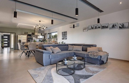 Sikici Casa | Acogedora casa en Pula con sauna