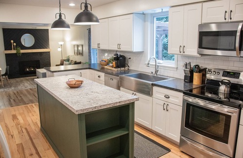 Salunga Casa | Cozy Home in Quiet Neighborhood