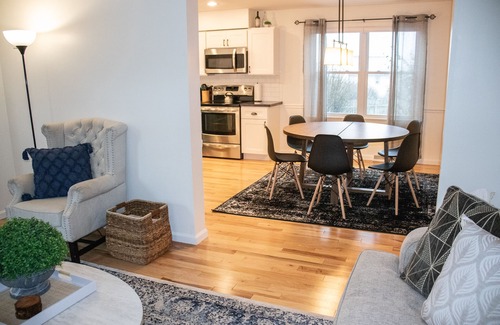 Salunga Casa | Cozy Home in Quiet Neighborhood