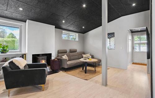 Ronde Casa | Cozy Home In Rønde With Wifi