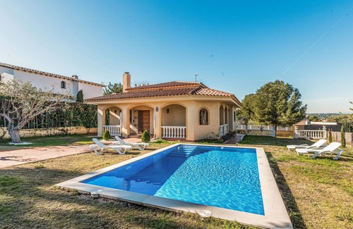 El Roc de Sant Gaieta Casa | Cozy home in Roda de Berà with Wi-Fi