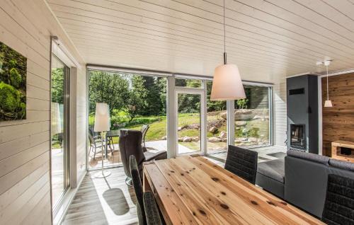 Ruhla Casa | Cozy Home In Ruhla With Kitchen