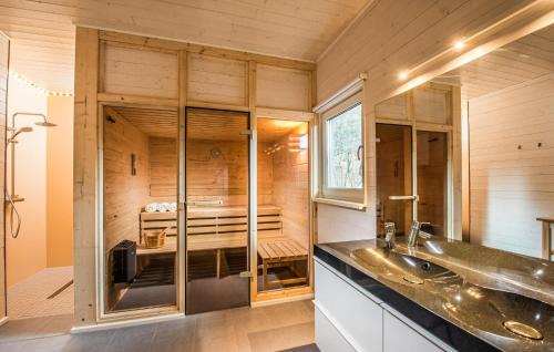 Ruhla Casa | Cozy Home In Ruhla With Kitchen