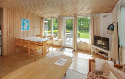 Samsø Casa | Cozy Home In Samsø With Kitchen