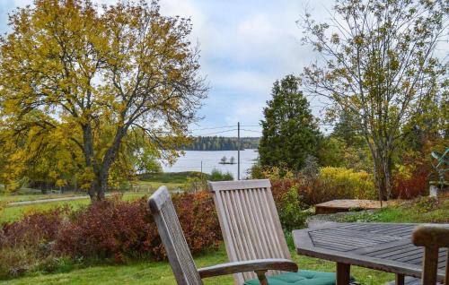Sparreholm Casa | Cozy Home In Sparreholm With Wifi