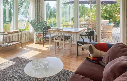 Sparreholm Casa | Cozy Home In Sparreholm With Wifi