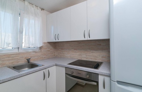 Stomorska Casa | Acogedora casa en Stomorska con cocina
