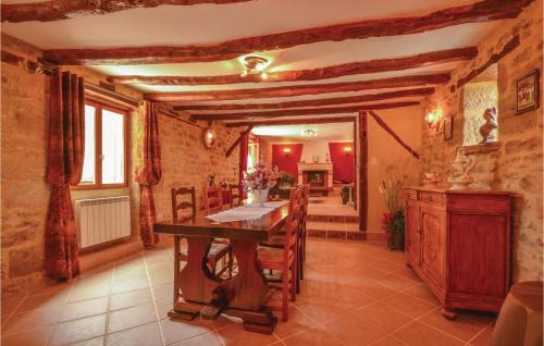 Terrasson-la-Villedieu Casa | Cozy Home In Terrasson-Lavilledieu With Wifi