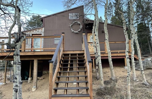 Black Hawk Casa | Cozy home in the Colorado mountains with hot tub-close to Denver & Boulder