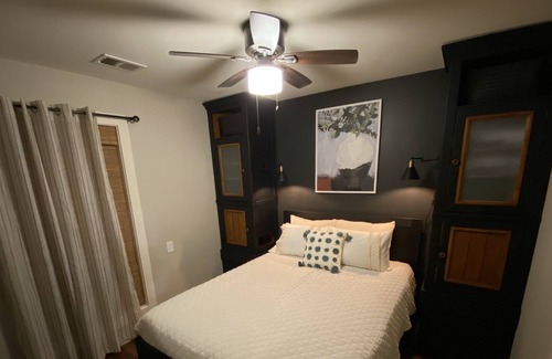 Waleska Casa | Cozy home in the heart of Waleska! Right beside Reinhardt University.