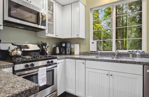 Brookdale Casa | Cozy Home - in the redwoods with hot tub!