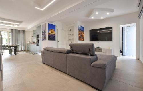 Sant'Onofrio Casa | Cozy Home In Trabia With Private Swimming Pool, Can Be Inside Or Outside