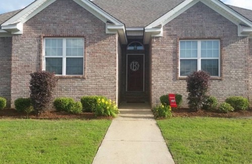 Shannon Hills Casa | Cozy Home- located within minutes of shopping and hospitals in Little Rock