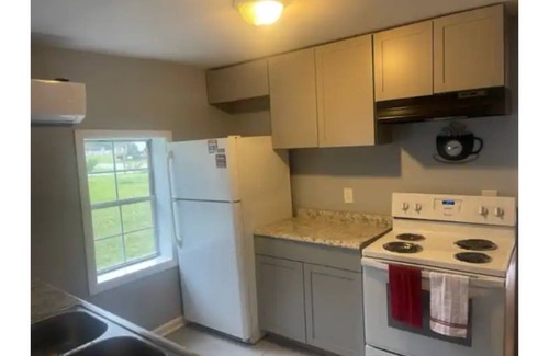 Mount Pleasant Casa | Cozy Home Mins Away from Beach.