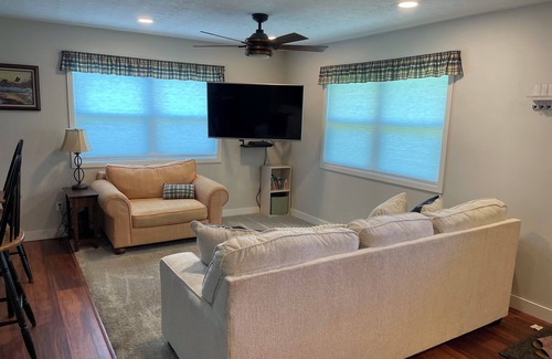 Thayer Casa | Cozy Home Near 231 with Open Living & Full Kitchen