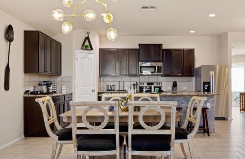 Solana Ridge Casa | Cozy Home Near AF BMT Lackland, Seaworld, Riverwalk, Six Flags & More