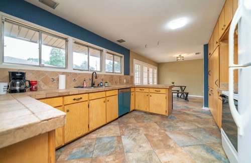 Longview Casa | Cozy Room Rental