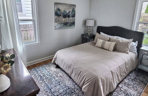 Milwaukee Casa | Cozy home near Froedtert & Children's Hospital! Quiet & friendly neighborhood!