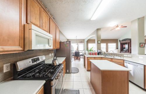 Manvel Casa | Cozy home near Houston Medical Center, NRG Stadium and Galleria