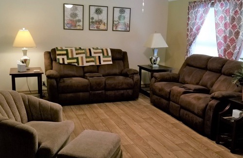 Grayling Casa | Cozy home near outdoor activities