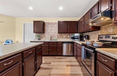 Parkwood Casa | Cozy Home Near Six Flags/Medical/Seaworld