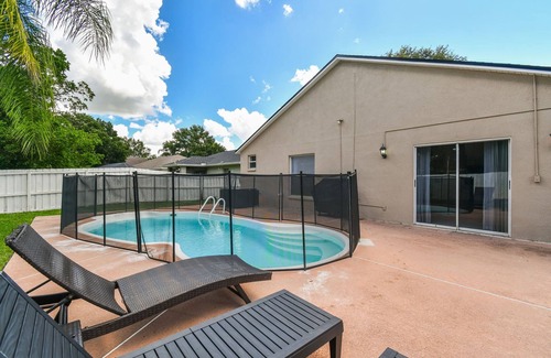 Oak Grove Casa | Cozy home near the Tampa Premium Outlets in the heart of Tampa!