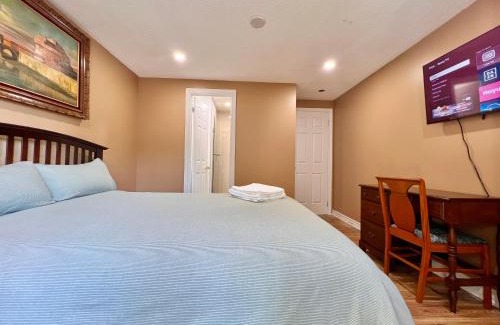Richmond Hill Casa | Cozy Home Near Transit & Hillcrest Mall with Free Parking