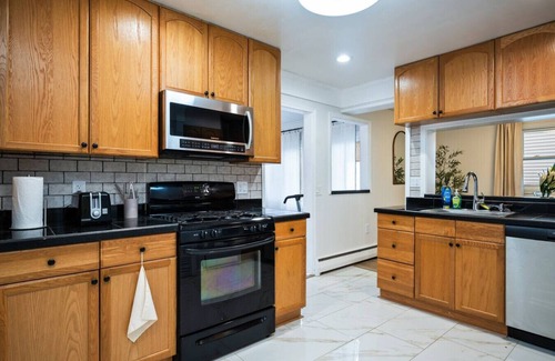 Rochester Casa | Cozy Home Near URMC, RIT and Strong/ Golisano Children's/Highland hospital