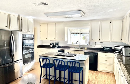 Ferriday Casa | Cozy home on Lake St. John. Pet friendly. Perfect for families and hunters.
