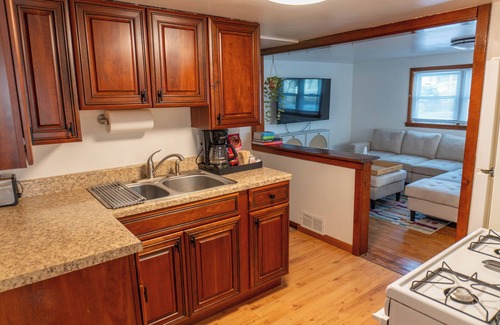 Monaca Casa | Cozy Home outside Pittsburgh