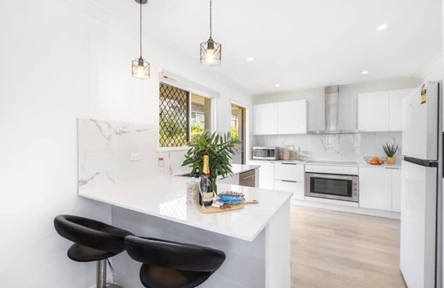 Indooroopilly Casa | Cozy Home/Prime Spot/Near Shops