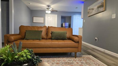 Mobile Casa | Cozy Home Sleeps 6 3 bed 2 bath off I-10
