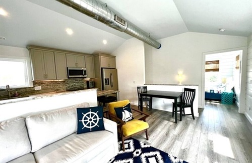 Edisto Island Casa | Cozy home sleeps 4 & just a few steps to the beach & Linens Included!