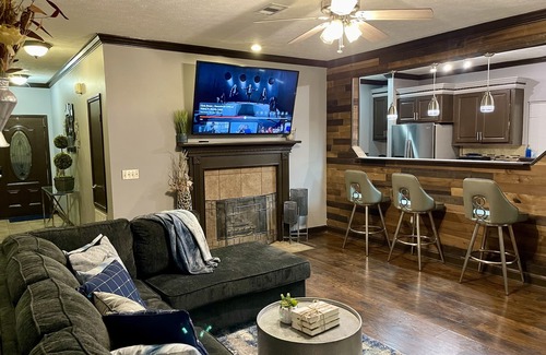 Pearl Casa | Cozy home w/ 6 person hot tub, outdoor oasis, and close to everything