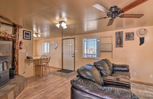 Henrieville Casa | Cozy Home w/ Canyon Views: 2 Mi to Grand Staircase