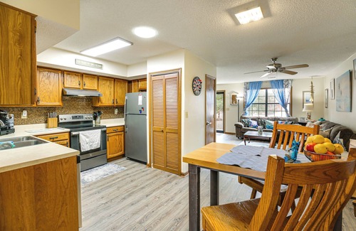 Sunset Beach Casa | Cozy Home w/ Fenced Backyard in Sunset Beach!