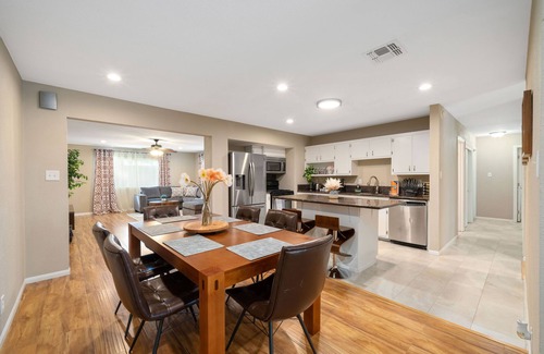 Elk Grove Casa | Cozy home w/ pool table-Family getaway
