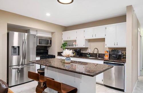 Elk Grove Casa | Cozy home w/ pool table-Family getaway