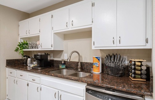 Elk Grove Casa | Cozy home w/ pool table-Family getaway