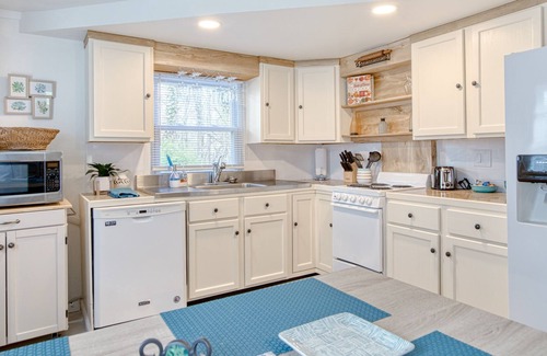 Miller Southside Casa | Cozy home walking distance to the VT Lane stadium.