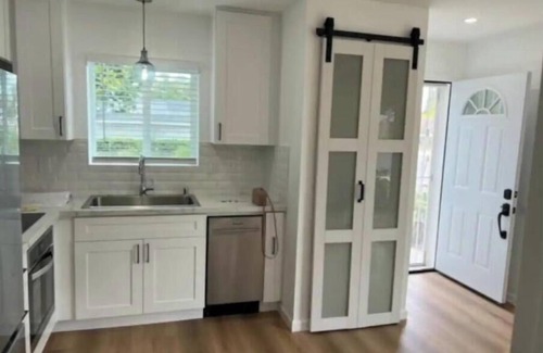 Clairemont Condominio | Cozy Home with AC & Premium Amenities Near the Stunning Pacific Beach