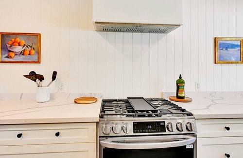 Yuba City Casa | Cozy Home with Big Yard, Games, Fire Pit, Dogs OK