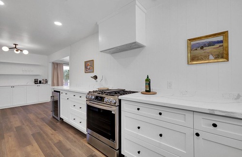 Yuba City Casa | Cozy Home with Big Yard, Games, Fire Pit, Dogs OK
