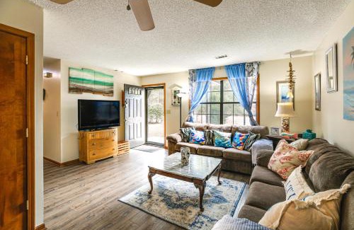 Sunset Beach Casa | Cozy Home with Fenced Backyard in Sunset Beach!
