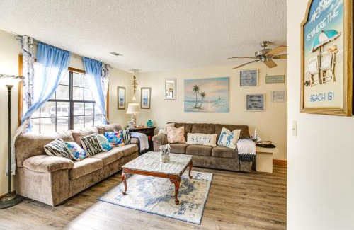 Sunset Beach Casa | Cozy Home with Fenced Backyard in Sunset Beach!
