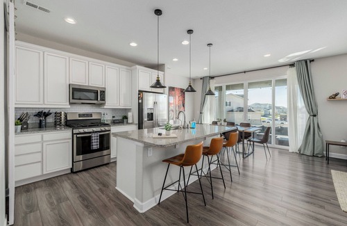 Henderson Casa | Cozy Home with Fireplace and Game Room 15-20 mins to Downtown